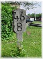 Wegmarkierung kurz vor dem Bahnhof Bad Kissingen (ehemaliges Gleis 1)